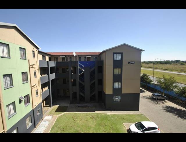 2 BEDROOM APARTMENT FOR SALE IN FLEURHOF